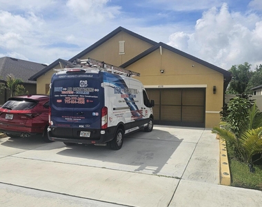 6038 Nw Regent Street - Photo Thumbnail 2