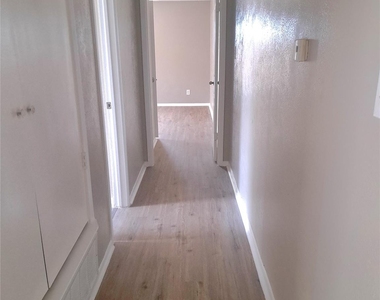 1125 Highbush Drive - Photo Thumbnail 4