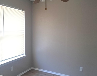 1125 Highbush Drive - Photo Thumbnail 8