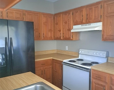 1125 Highbush Drive - Photo Thumbnail 7