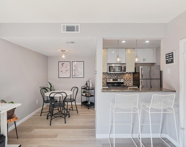 4211 Holland Avenue - Photo Thumbnail 3