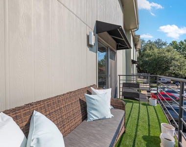 4211 Holland Avenue - Photo Thumbnail 15