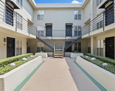 4211 Holland Avenue - Photo Thumbnail 13