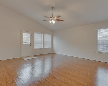 10124 Pear Street - Photo Thumbnail 7