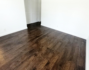 135 Village Circle - Photo Thumbnail 11
