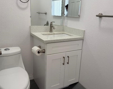 5215 Rosemead Boulevard - Photo Thumbnail 8