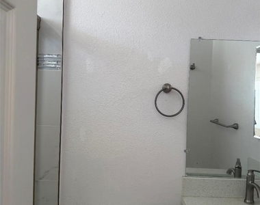 5215 Rosemead Boulevard - Photo Thumbnail 7