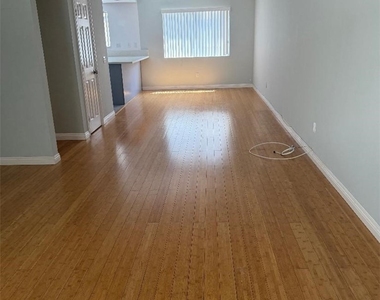 5215 Rosemead Boulevard - Photo Thumbnail 3