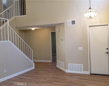 8739 Belladona - Photo Thumbnail 5