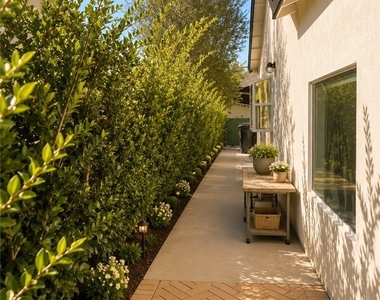 718 Alcott Avenue - Photo Thumbnail 38