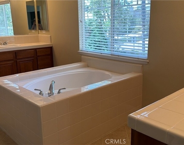 5934 Greyville - Photo Thumbnail 15