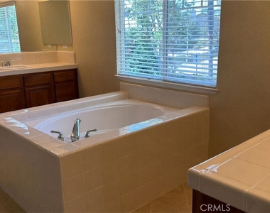 5934 Greyville - Photo Thumbnail 16