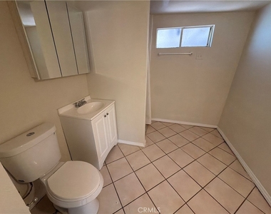 258 E Hill - Photo Thumbnail 16