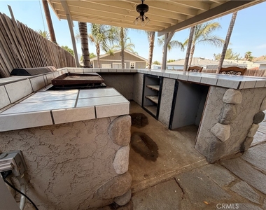 258 E Hill - Photo Thumbnail 4