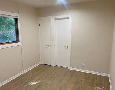 4421 Grimes - Photo Thumbnail 17