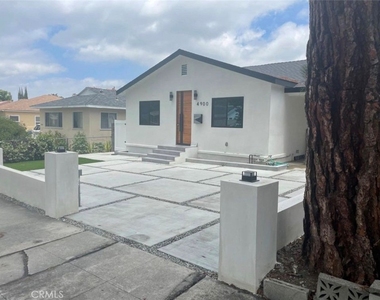 4900 Enfield - Photo Thumbnail 1