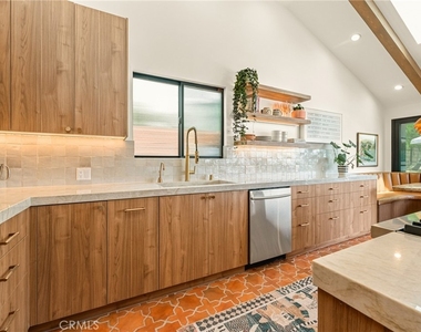3627 Willowcrest Avenue - Photo Thumbnail 9