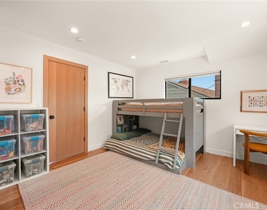 3627 Willowcrest Avenue - Photo Thumbnail 23