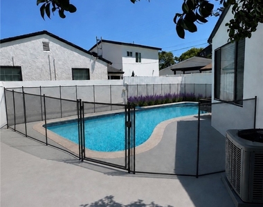 13016 Archwood Street - Photo Thumbnail 13