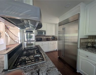 2822 Jason Court - Photo Thumbnail 7