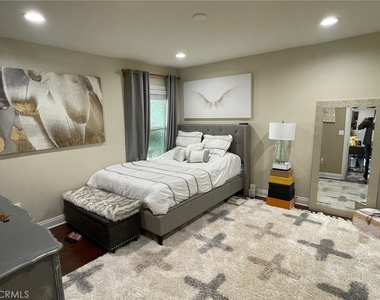 7522 Fountain Avenue - Photo Thumbnail 8