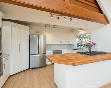 21670 Encina Road - Photo Thumbnail 8