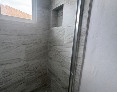608 E Lexington Drive - Photo Thumbnail 7