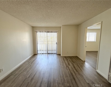 1212 Gladys Avenue - Photo Thumbnail 3