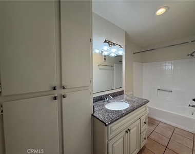 1212 Gladys Avenue - Photo Thumbnail 15