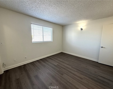 1212 Gladys Avenue - Photo Thumbnail 9