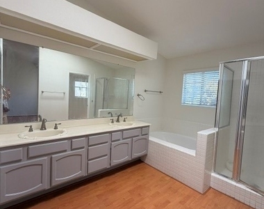 2300 Maple Avenue - Photo Thumbnail 10