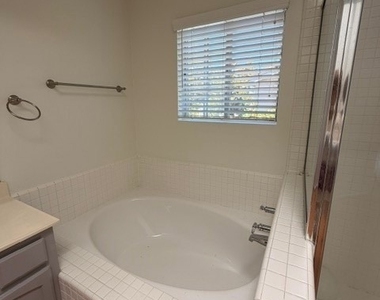 2300 Maple Avenue - Photo Thumbnail 12