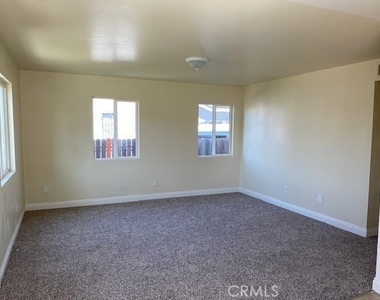 415 E 106th - Photo Thumbnail 16