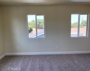 415 E 106th - Photo Thumbnail 9
