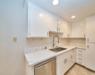 16621 Shenandoah Ave. - Photo Thumbnail 6