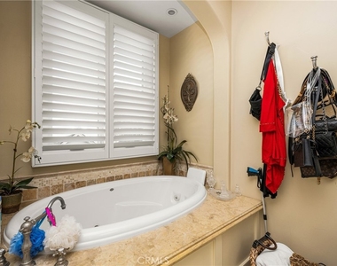 3222 Clay Street - Photo Thumbnail 27