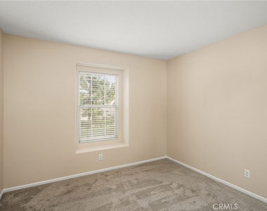 11645 Maynard Avenue - Photo Thumbnail 24