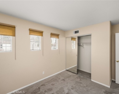 11645 Maynard Avenue - Photo Thumbnail 27