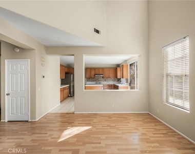 11645 Maynard Avenue - Photo Thumbnail 6