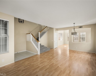 11645 Maynard Avenue - Photo Thumbnail 3