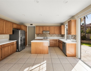 11645 Maynard Avenue - Photo Thumbnail 8
