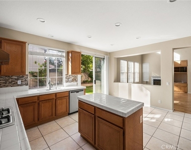 11645 Maynard Avenue - Photo Thumbnail 11