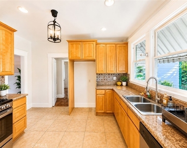 103 S Ardmore - Photo Thumbnail 10