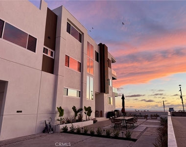 740 The Strand - Photo Thumbnail 46