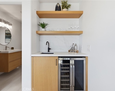 740 The Strand - Photo Thumbnail 5