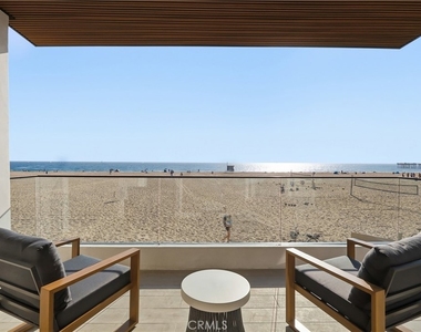 740 The Strand - Photo Thumbnail 11
