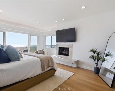 740 The Strand - Photo Thumbnail 9