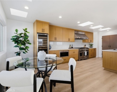 740 The Strand - Photo Thumbnail 26