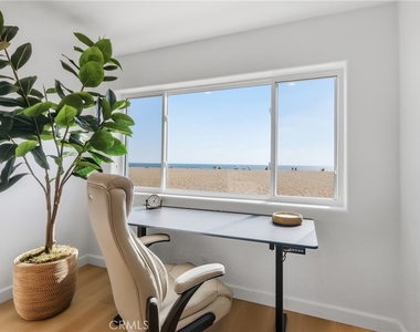 740 The Strand - Photo Thumbnail 3
