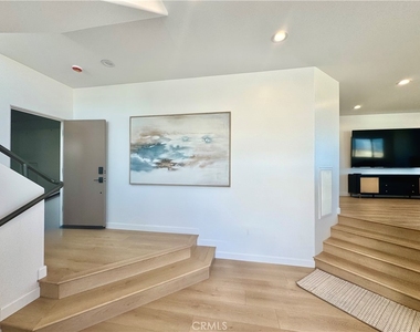 740 The Strand - Photo Thumbnail 1